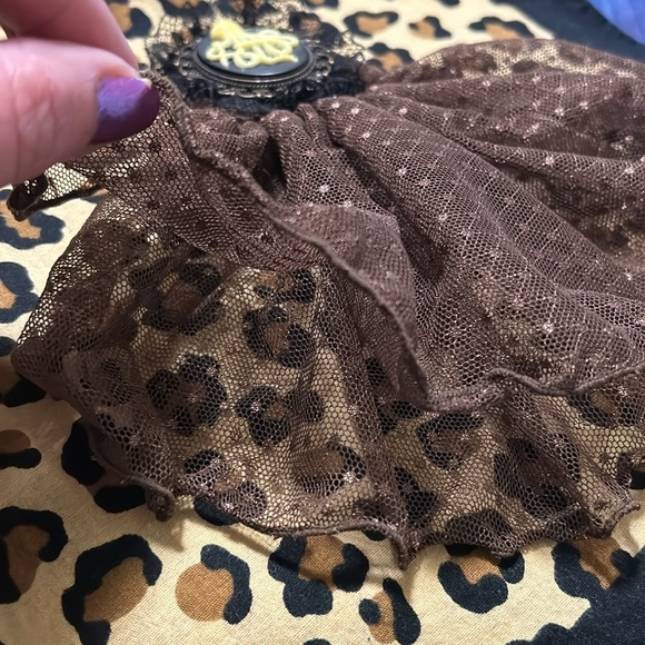 ❣️Steampunk Brooch with Beautiful Lace Overlays (one piece) - Picture 4 of 10